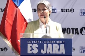 Jara reprocha uso de figura de Aylwin en franja de RN y apunta a Matthei: “Hicieron lo mismo que republicanos con Jaime Guzmán”