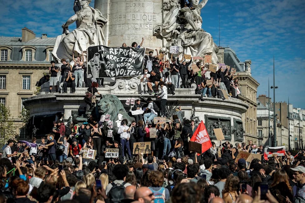 Miles de estudiantes secundarios paralizan Francia en nueva jornada de protestas