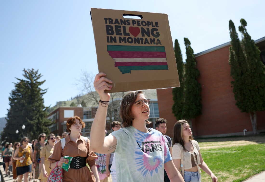 Protesta por los derechos trans en Montana.
