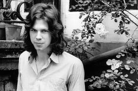 Nick Drake: el artista folk que alcanzó la leyenda sin lágrimas ni obituarios