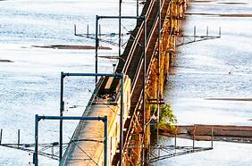 Biobío: avanza proyecto para nuevo puente de trenes