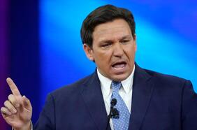 DeSantis deja atrás pésimo arranque de campaña y recauda 8,2 millones de dólares