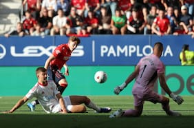 “El descenso acecha de verdad”: en España liquidan al Sevilla de Alexis y Suazo tras la nueva derrota contra Osasuna