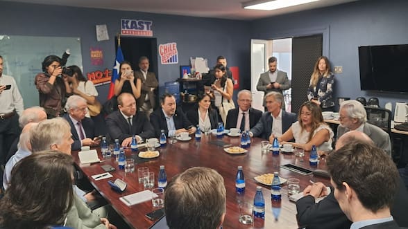 Tras cita con economistas cercanos a Matthei, candidatura de Kast se abre a revisar gradualidad de ajuste fiscal de US$6.000 millones