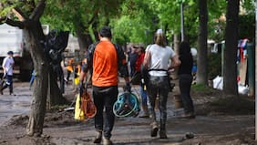 Alerta por lluvias genera evacuación en zona del aluvión en Las Condes y detiene labores de limpieza y despeje