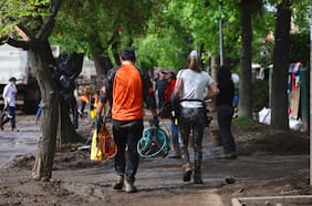 Alerta por lluvias genera evacuación en zona del aluvión en Las Condes y detiene labores de limpieza y despeje