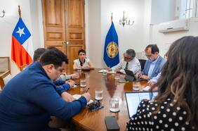 Tohá defiende estrategia de La Moneda para enfrentar megatoma de San Antonio tras críticas del PC