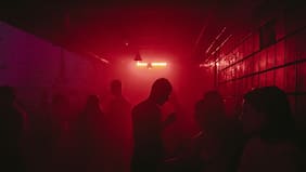 Senda revela baja en el consumo de alcohol y drogas en universitarios, pero alerta por uso de tranquilizantes sin receta