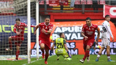 Ñublense se hace fuerte bajo la lluvia: se impone a Palestino y trepa a la parte alta de la Liga de Primera