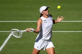 Iga Swiatek gana con autoridad y jugará su primera final de Wimbledon ante la sorprendente Amanda Anisimova