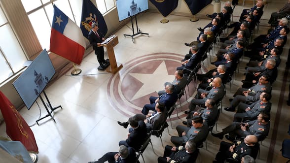 Defensa anuncia revisión del financiamiento de las FF.AA. y plantea recuperar funciones de protección de la frontera