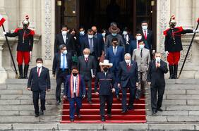 Llamado de Castillo a nacionalizar el gas golpea a mercado peruano y pone en duda la moderación del gobierno