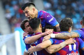 “Están amenazando los árbitros”: Gary Medel emula al Mago Valdivia y le habla a la cámara en duelo entre Iquique y la UC