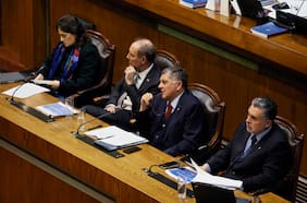 Alvarado admite que desconocía requerimiento ante el TC por norma de servicios básicos y desata críticas opositoras
