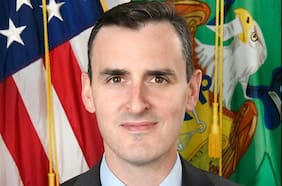 Abogado cercano a Trump asume como número 2 del FMI