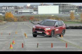 El nuevo Toyota RAV4 híbrido enchufable mostró un pobre rendimiento en el Test del Alce