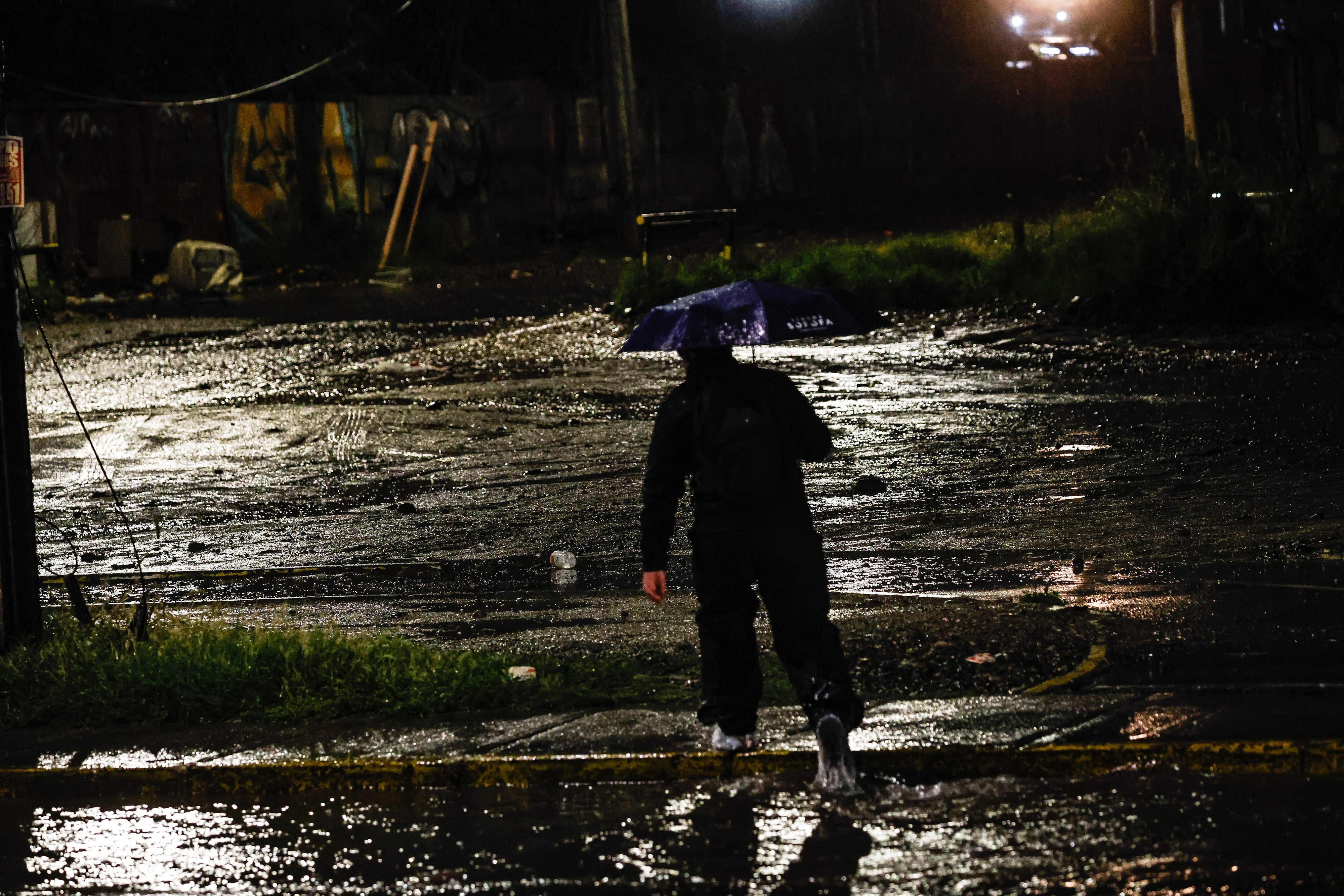 Senapred actualiza balance por sistema frontal y DMC advierte nuevas tormentas eléctricas en siete regiones