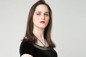 Abby Stein, de rabino ortodoxo a activista trans: “A los nueve años le pedía a Dios que me convirtiera en niña”