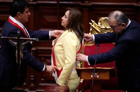 Dina Boluarte tras juramentar a su gabinete: “Ofrezco mi mano abierta para atender todos los reclamos”