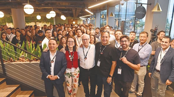 EY inauguró su nueva oficina en Santiago en el barrio El Golf