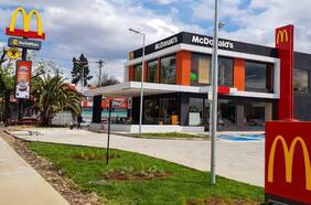 Arcos Dorados inaugura restaurante sustentable en Santiago