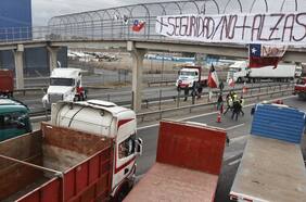 Gobierno aplicará Ley de Seguridad del Estado contra camioneros tras mantener cortes de tránsito en carretera y despacha orden de desalojo