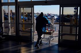 El reinado de Walmart como mayor minorista de Estados Unidos está en peligro