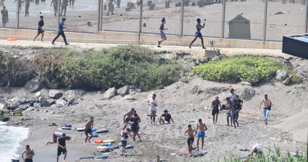 EE.UU. responsabiliza a España y las “políticas de extrema izquierda” por alza en ingreso de migrantes irregulares a Ceuta