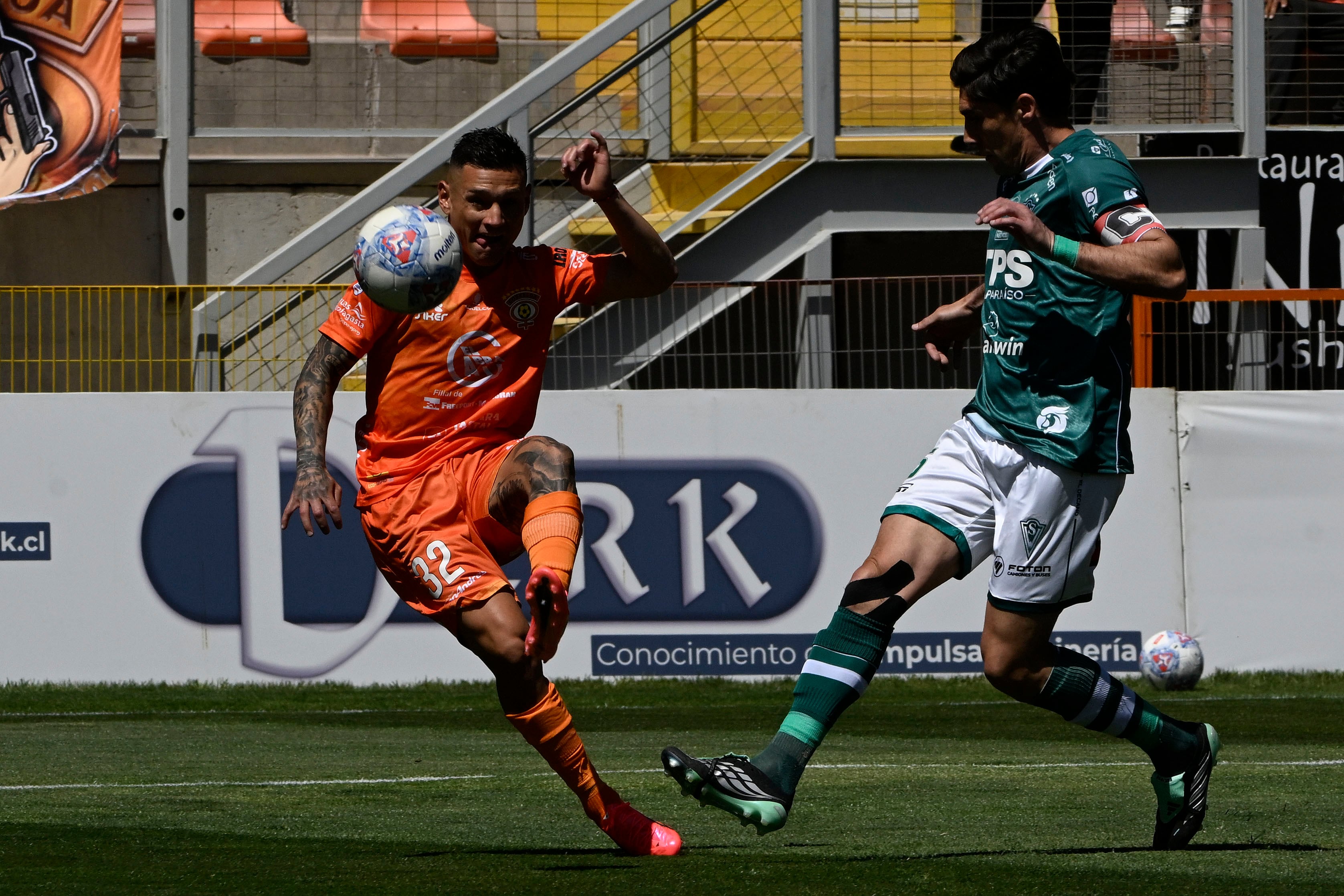 En vivo: Cobreloa recibe a Santiago Wanderers en un duelo clave por el ascenso