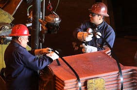 El cobre retoma la tendencia alcista y regresa a los US$ 3 justo cuando los inventarios tocan mínimos de 15 años