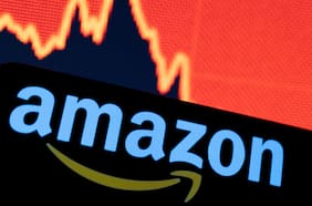 Menores proyecciones de ventas hunden a Amazon en Wall Street y acción toca su nivel más bajo desde la pandemia