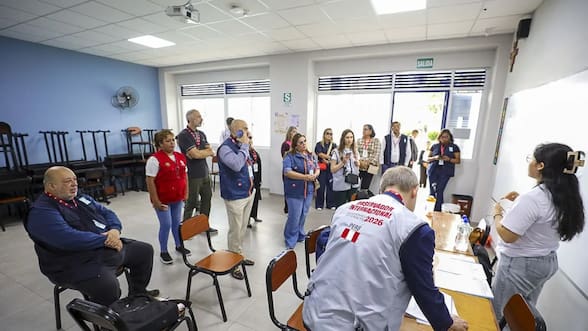 Detienen a funcionario de ONPE que contrató a empresa que retrasó elecciones en Perú