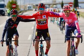 Ackermann gana la última etapa en el día del paseo triunfal de Roglic