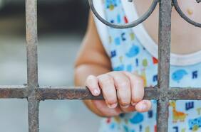 Niñez tras las rejas: la realidad de los hijos de mujeres privadas de libertad