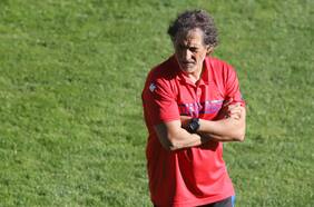 Mario Salas es el nuevo técnico de Magallanes y quiere el fichaje de Joaquín Larrivey