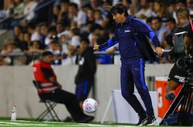 Daniel Garnero blinda a Vicente Bernedo tras el empate de la UC: “Hoy cometió un error, pero está haciendo un buen torneo”