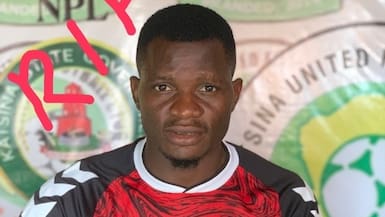 ¿Se desplomó en un partido y despertó en la morgue? El confuso incidente tras el fallecimiento de futbolista nigeriano