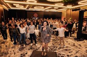 Mon Laferte firma contrato con Sony Music Latin