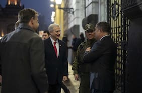 Kast encabeza operativo policial en Plaza de Armas y asegura que “la mano ha cambiado”