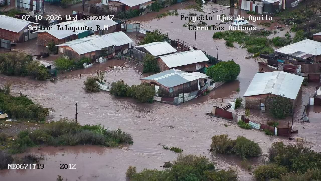 Sector Puerto Príncipe del campamento Pedro de Valdivia donde se desbordó el río Mapocho.