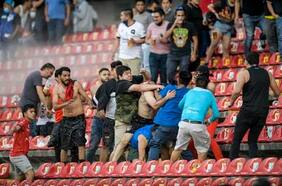 “No respetaban a nadie, eran animales en la tribuna”: la cronología de la batalla campal que impactó a México y el mundo