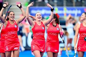 Sergio Vigil refleja la emoción de la primera victoria de Las Diablas en un Mundial: “Fue un triunfo maravilloso”