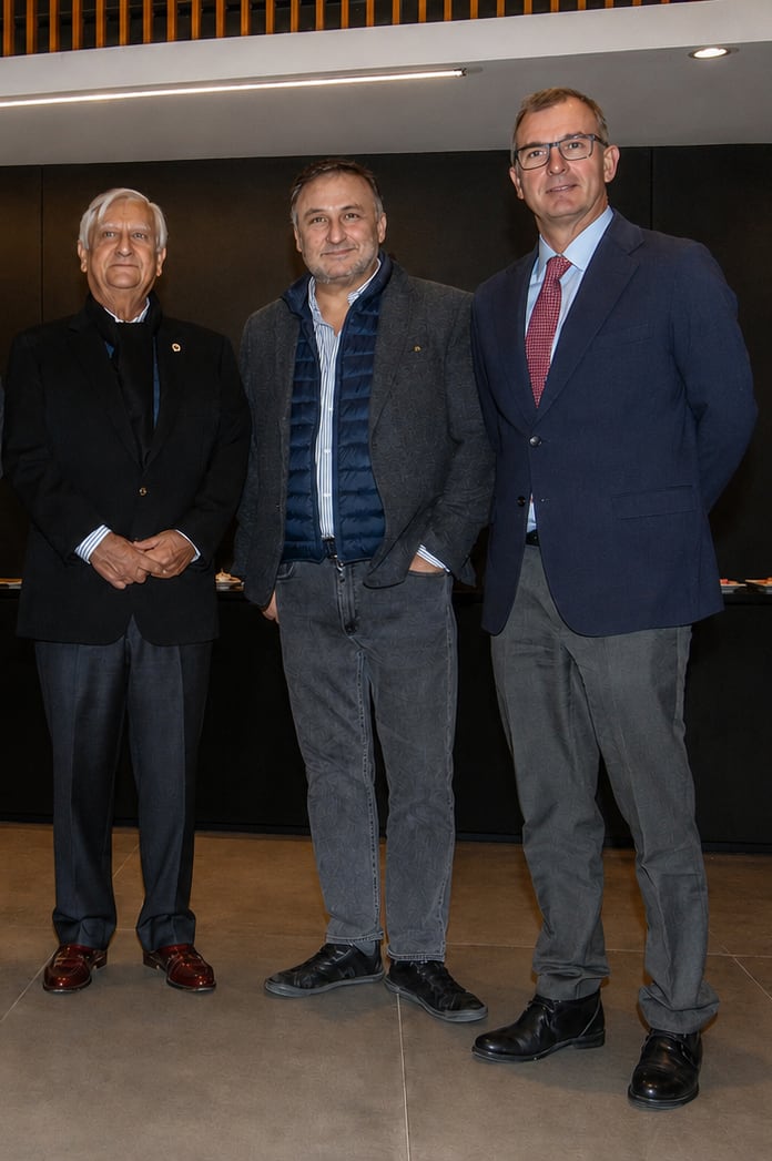 Cristián Millar; Juan Pablo Larraín, exdirector de La Tercera, y Ernesto Silva, prorrector UDD.