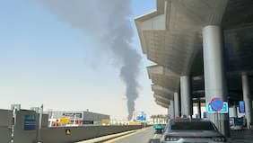 Al menos 12 muertos deja ataque de hutíes contra aeropuerto en la capital de Arabia Saudita