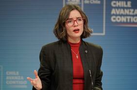 Ministra Vallejo advierte que tras el retiro de Venezuela del cuerpo diplomático chileno se complejizarán las expulsiones