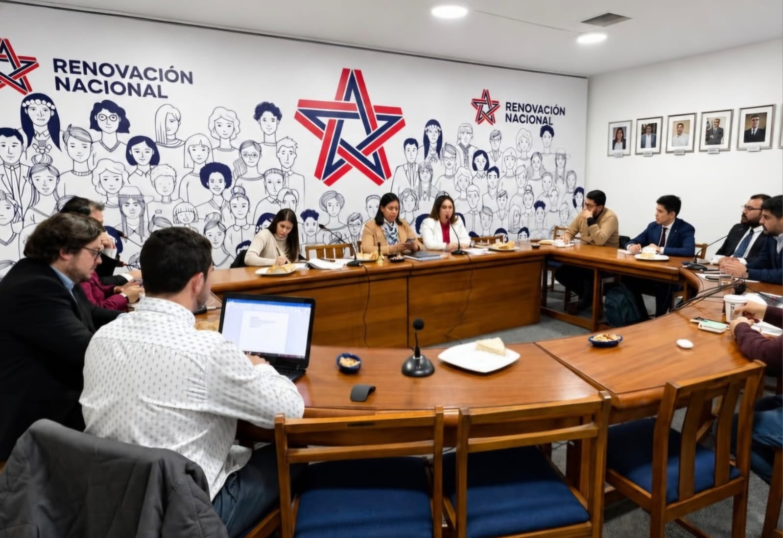 Comisionados RN piden entrar en “reflexión” con el gobierno por maltrato republicano