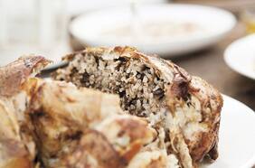 Djaj Mahshy (Pollo relleno)