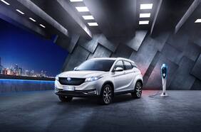 El DFSK Seres E3 llega a Chile para sumarse al programa “Mi Taxi Eléctrico”