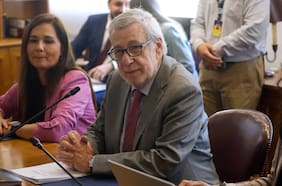 Gobierno manifiesta preferencia hacia que un tribunal internacional juzgue a Nicolás Maduro