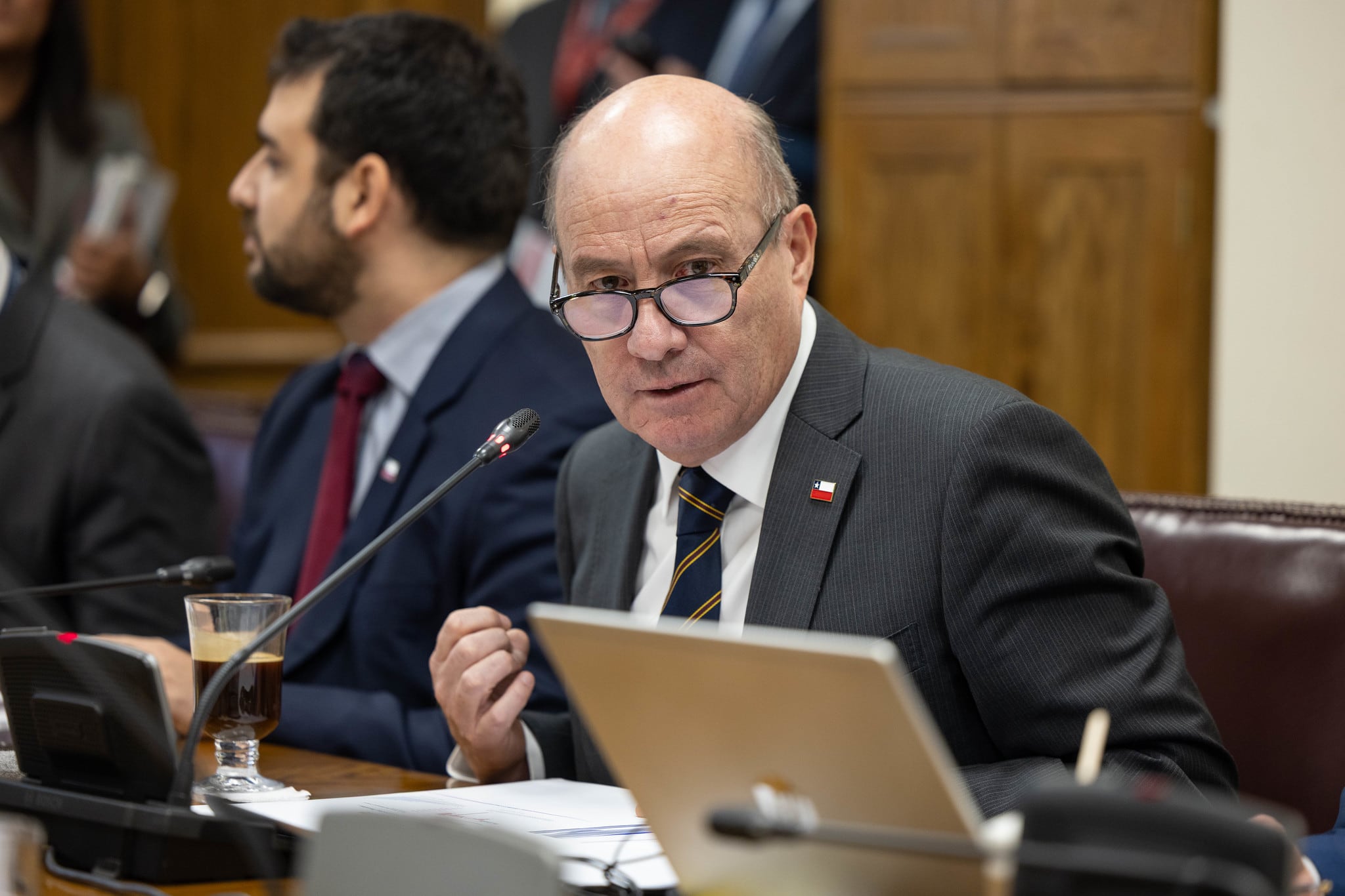 La dupla Cicardini-Vodanovic se enfrentan a Quiroz en tensa jornada de la Comisión de Hacienda